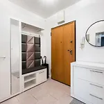 Metro Kondratowicza Velvet Διαμέρισμα