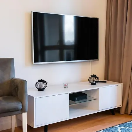 Metro Kondratowicza Velvet