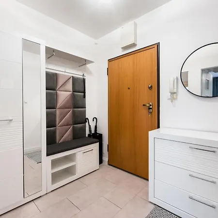 Metro Kondratowicza Velvet Apartment