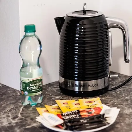 Metro Kondratowicza Velvet *